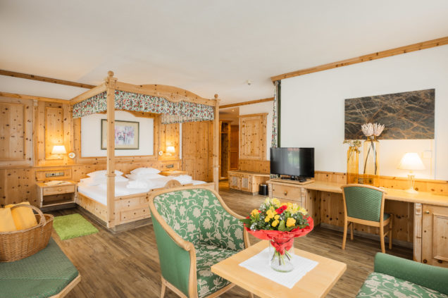doppelzimmer-superieure-wellnesshotel-schoenruh-seefeld-tirol-innenaufnahmen-1382-dj