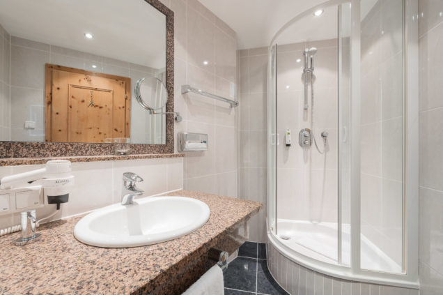 doppelzimmer-superieure-wellnesshotel-schoenruh-seefeld-tirol-innenaufnahmen-1410-dj