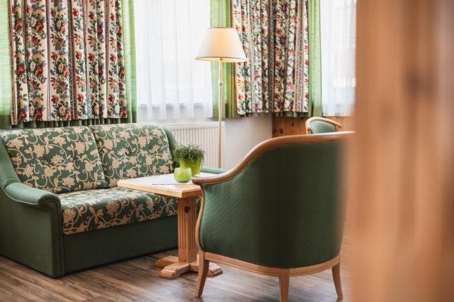 doppelzimmer-superieure-wellnesshotel-schoenruh-seefeld-tirol-innenaufnahmen-2836-dj