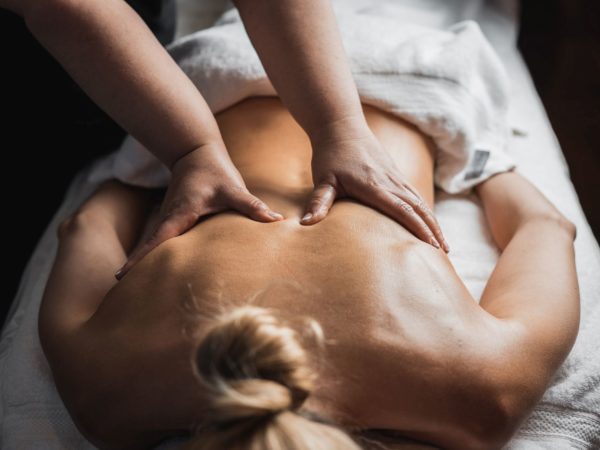 ganzkoerpermassage-massage-wellnesshotel-schoenruh-seefeld-0810-dj