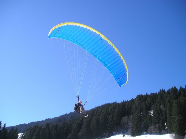 paragliding-558_1280 Paragliding in Tirol