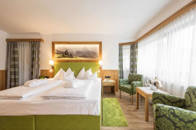 doppelzimmer-tirol-wellnesshotel-schoenruh-seefeld-tirol-innenaufnahmen-1734-dj