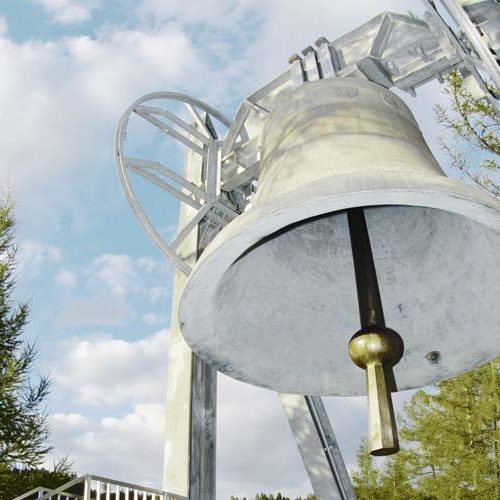 Friedensglocke in Telfs in Tirol in der Olympiaregion Seefeld