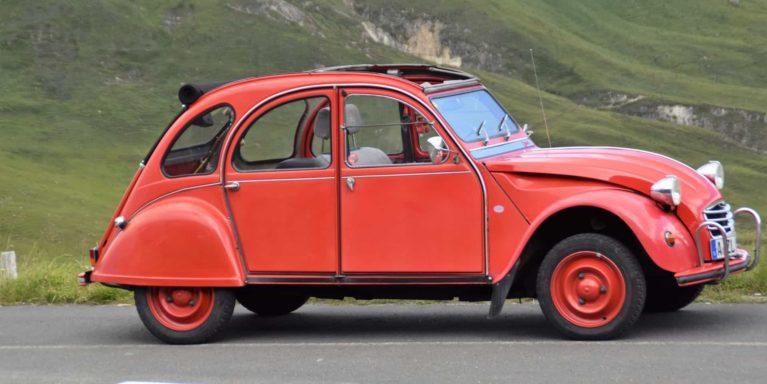 Oldtimer auf Alpenstraße und Alpenpass