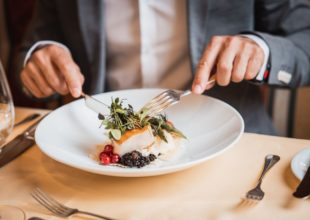 fisch-abendessen-wellnesshotel-schoenruh-0528-dj
