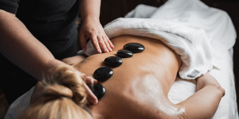 hot-stone-massage-wellness-beauty-wellnesshotel-schoenruh-0844-dj