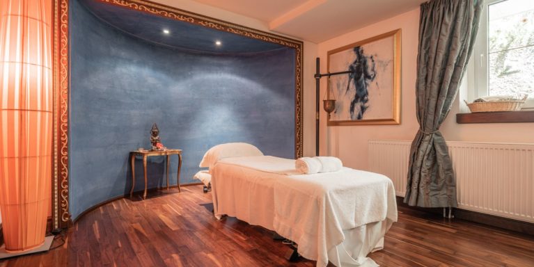 massageraum-massage-beauty-wellnesshotel-seefeld-tirol-7097-dj