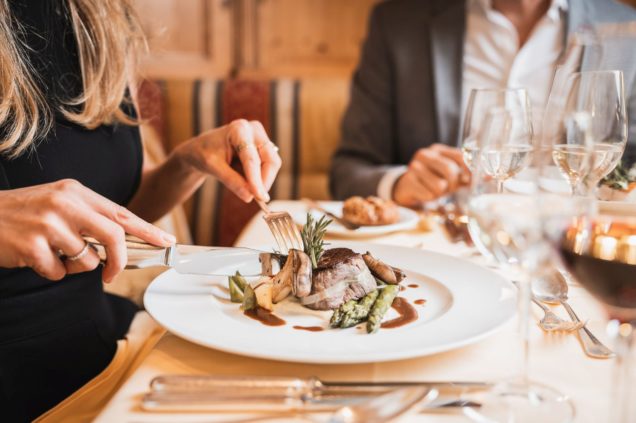 steak-abendessen-wellnesshotel-schoenruh-0530-dj