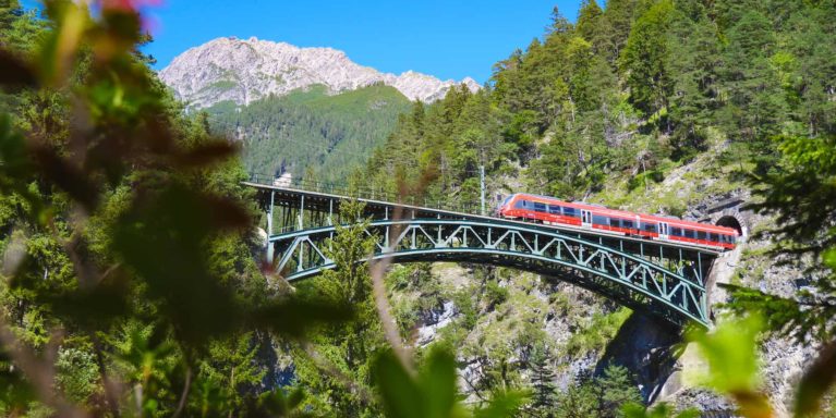 DB Regio auf der Schlossbachklammbrücke